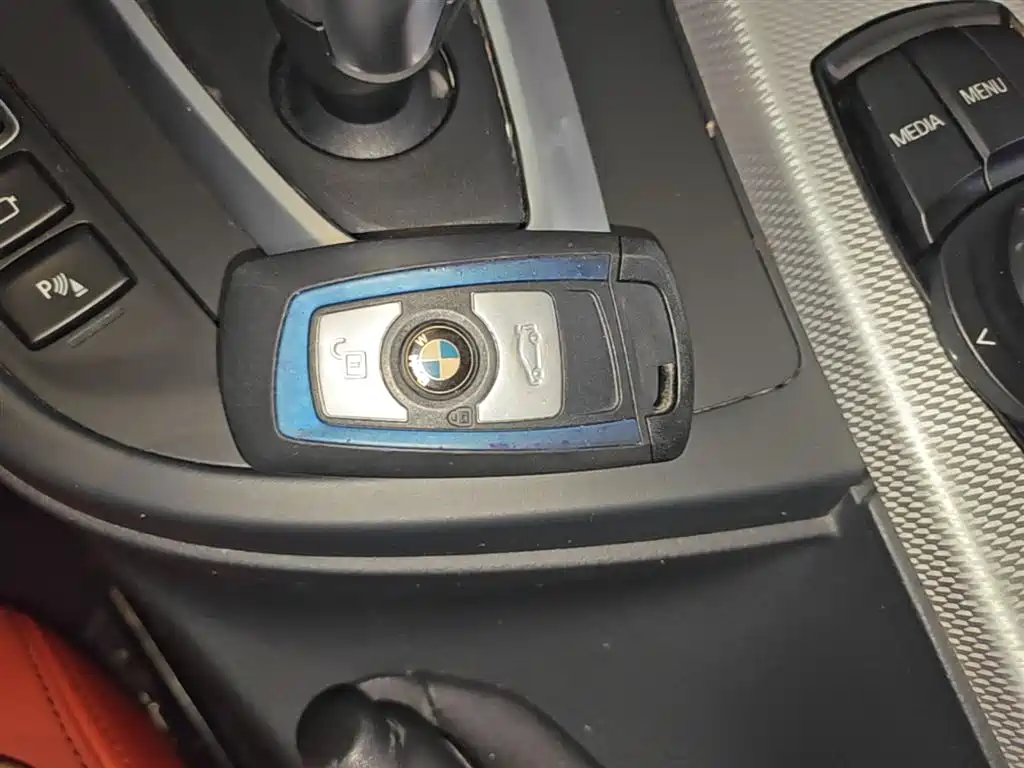 BMW 3 Series 2019 — фото 17