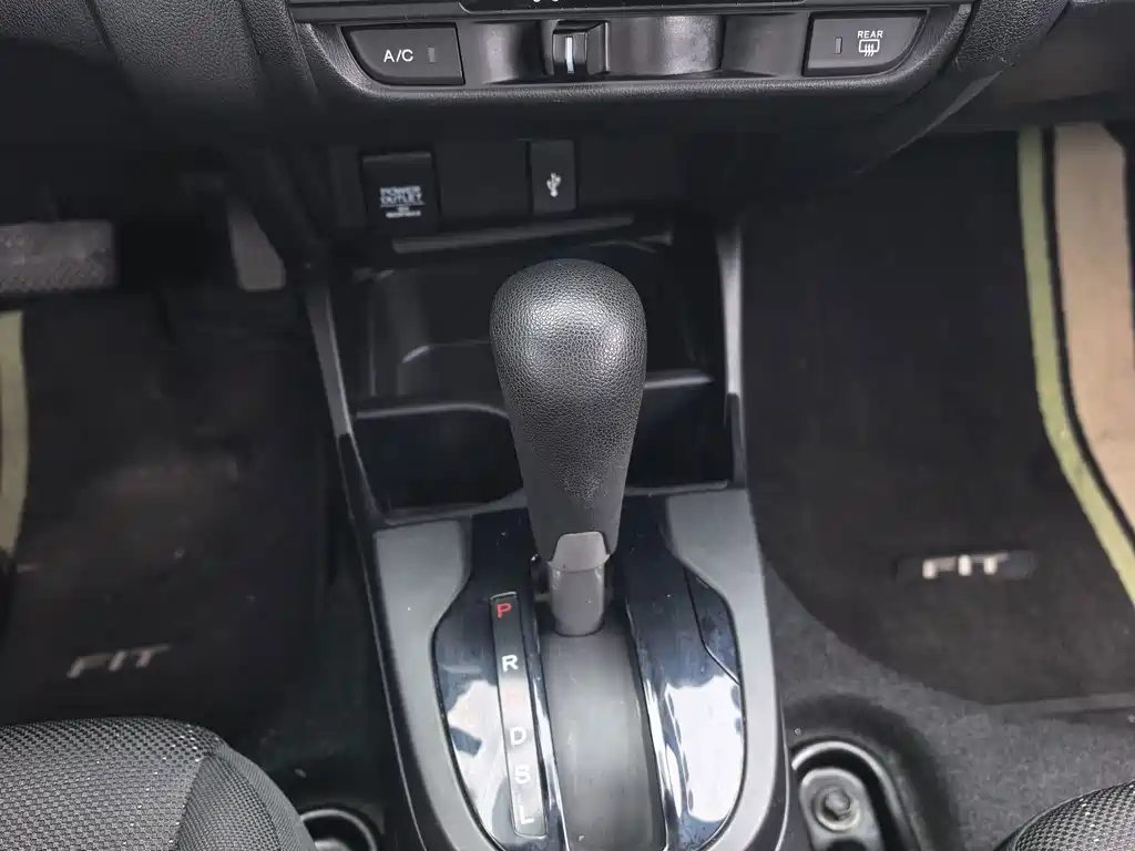 Honda Fit 2018 — фото 8