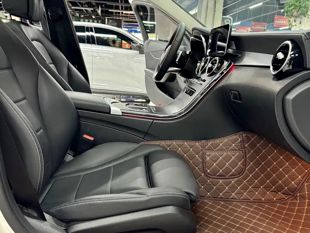 Mercedes-Benz C-Class 2021 — фото 17
