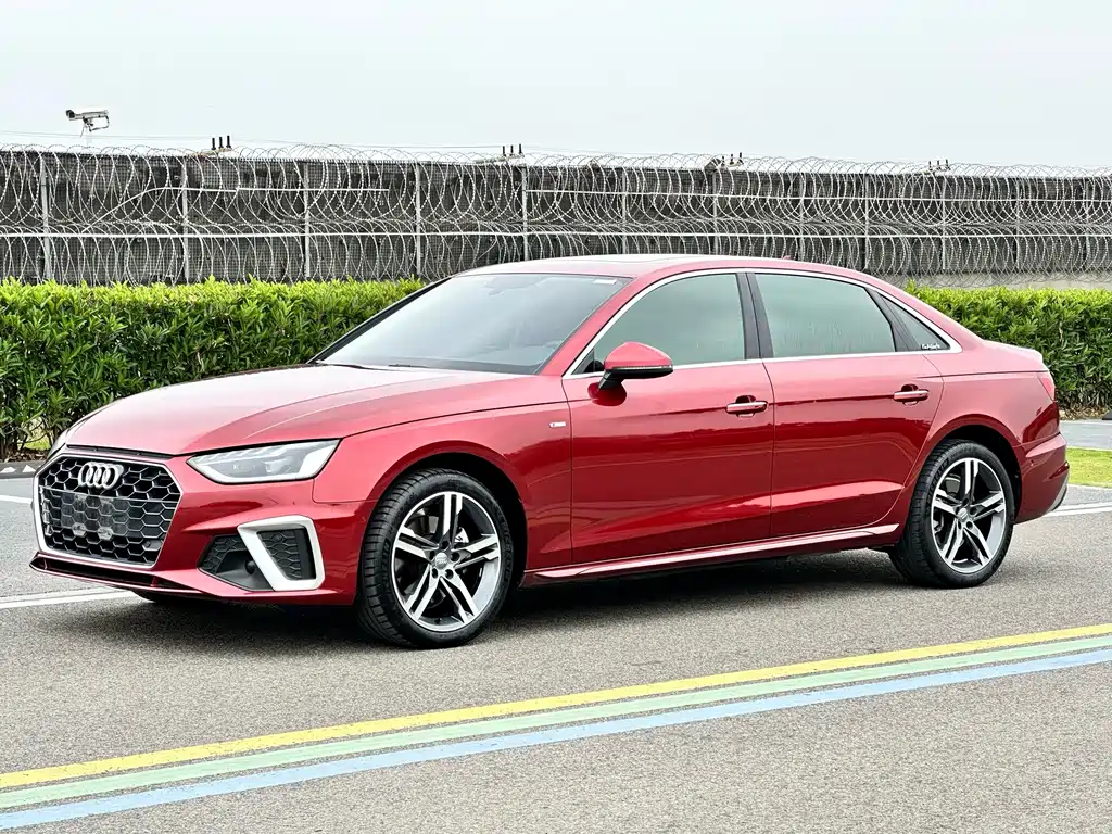 Audi A4L 2020 — фото 1