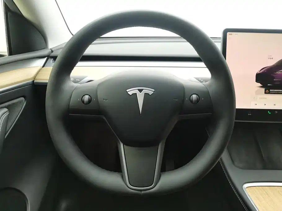 Tesla Model Y 2022 — фото 15