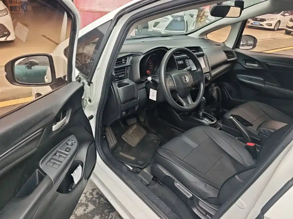 Honda Fit 2018 — фото 16