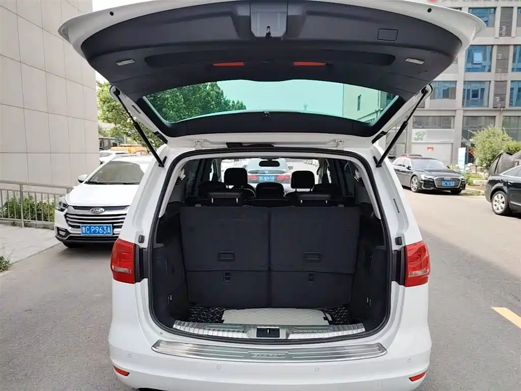 Volkswagen Sharan 2016 — фото 19