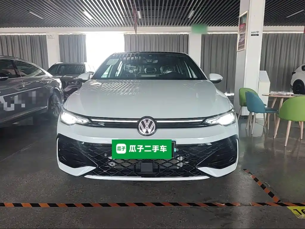 Volkswagen Golf 2025