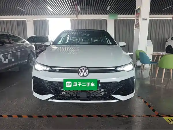 Volkswagen Golf 2025