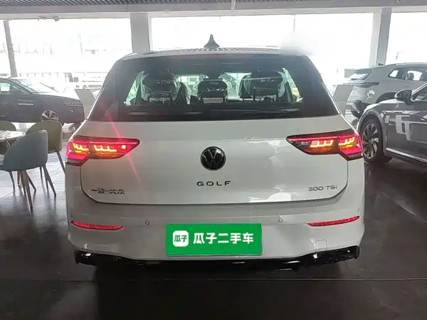 Volkswagen Golf 2025
