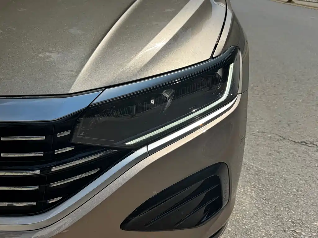 Volkswagen Passat 2022