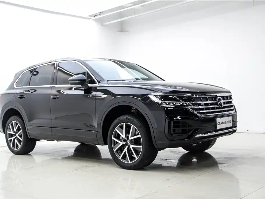 Volkswagen Touareg 2023 — фото 3