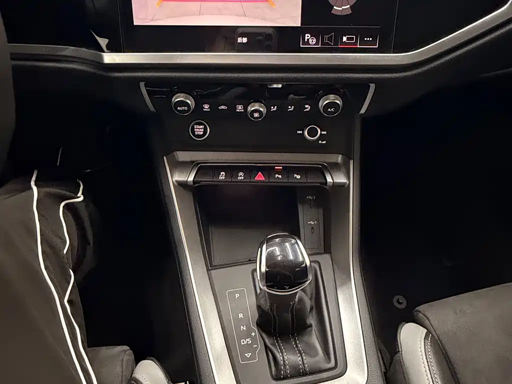 Audi Q3 2022 — фото 16