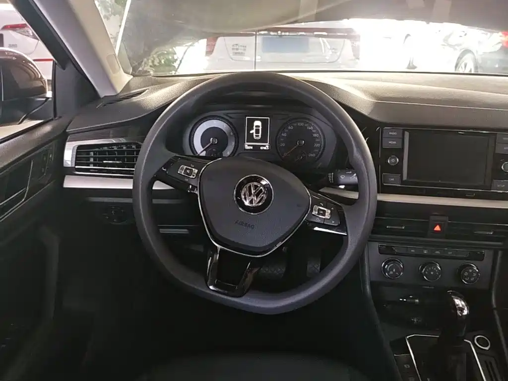 Volkswagen Lavida 2019 — фото 11