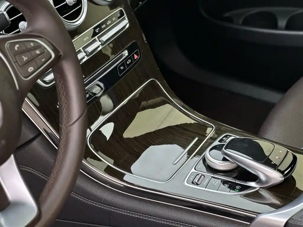 Mercedes-Benz GLC 2018 — фото 11