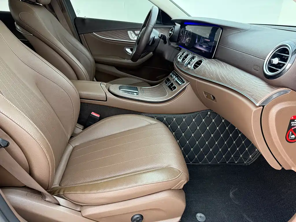 Mercedes-Benz E-Class 2019 — фото 14