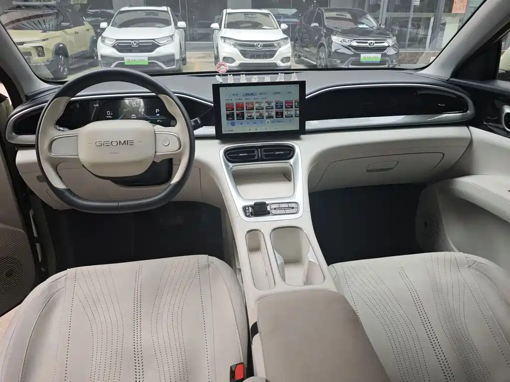 Geely Galaxy Starwish 2025 — фото 9