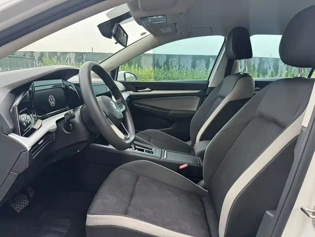 Volkswagen Golf 2023