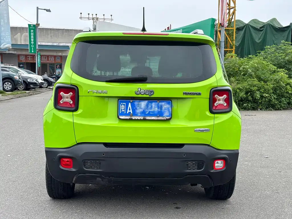 Jeep Renegade 2018 — фото 8