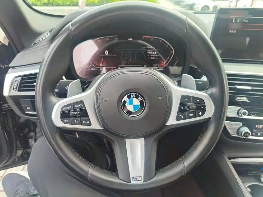 BMW 5 Series 2021 — фото 11