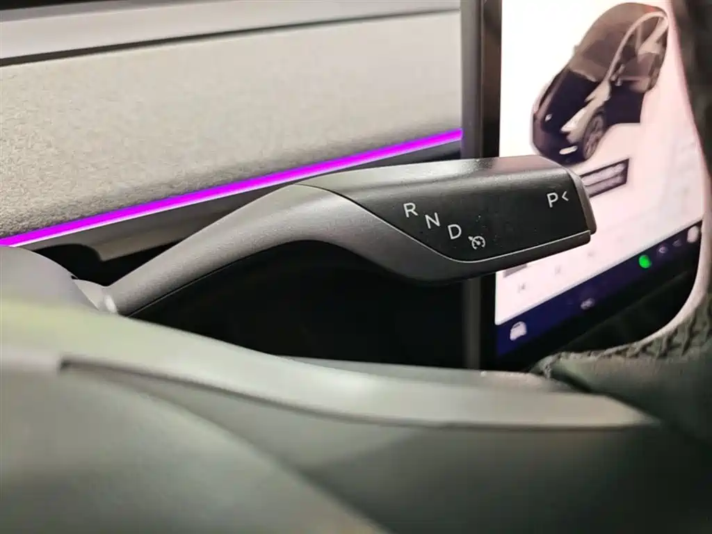 Tesla Model Y 2023 — фото 14