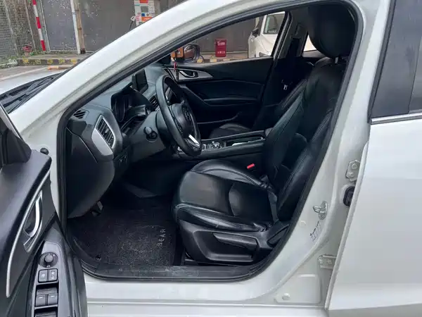 Mazda 3 Axela 2018