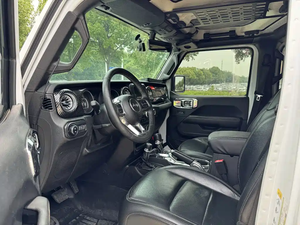 Jeep Wrangler 2018 — фото 9