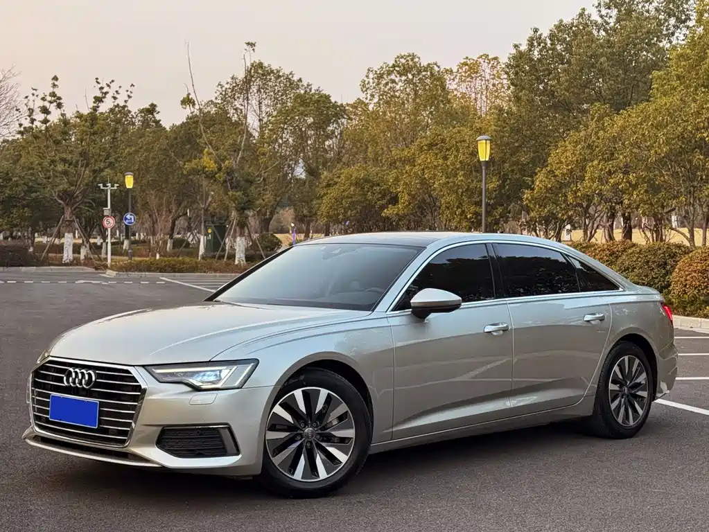 Audi A6L 2019 — фото 1