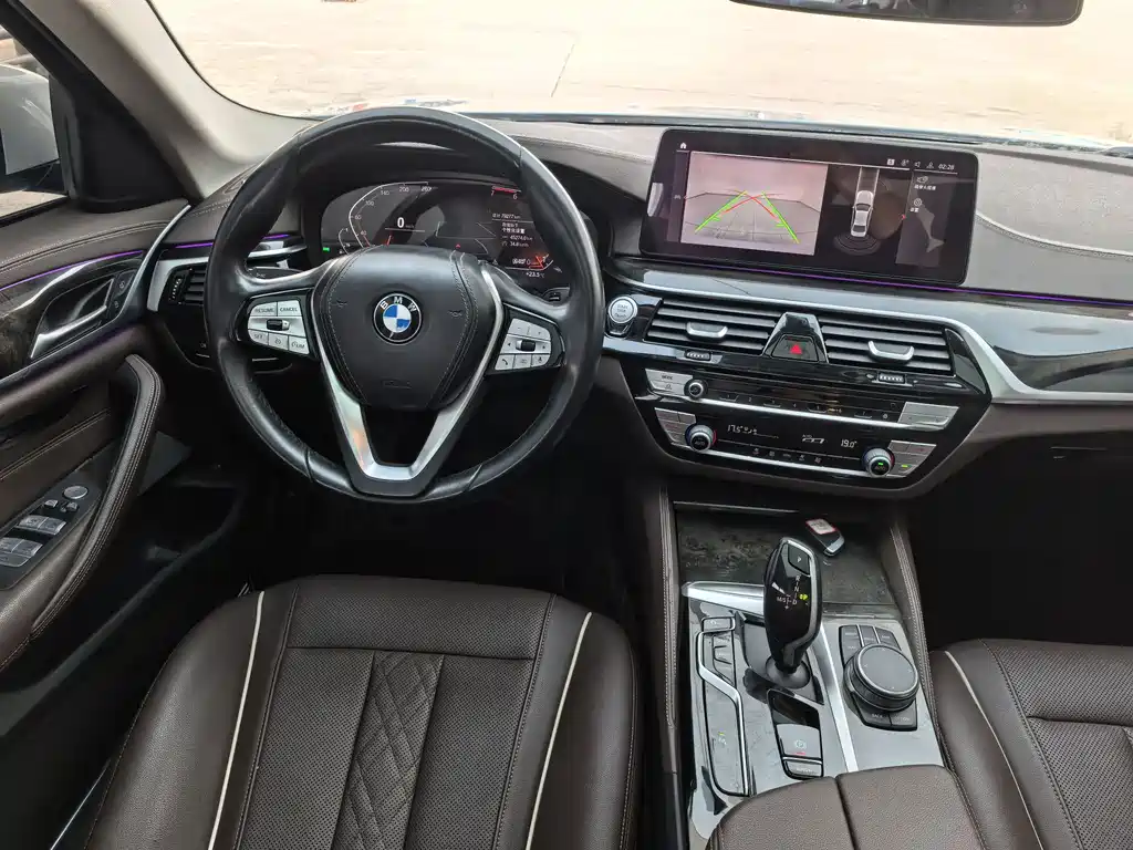 BMW 5 Series 2021 — фото 11