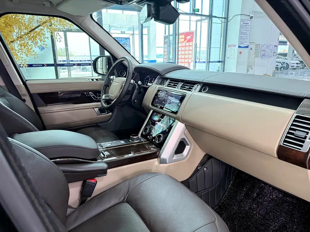 Land Rover Range Rover 2020 — фото 11