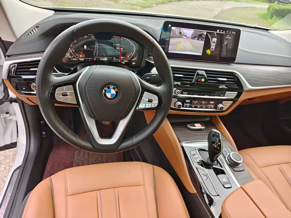 BMW 6 Series GT 2022 — фото 19