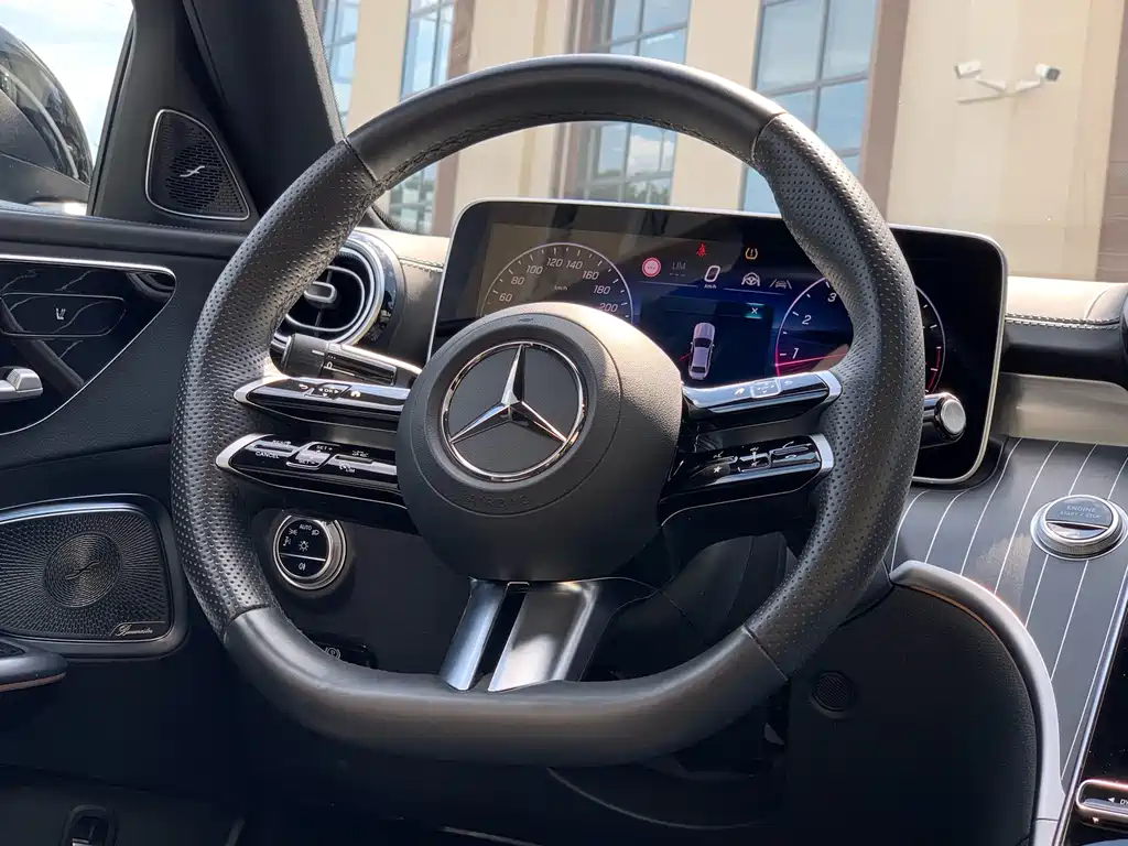 Mercedes-Benz C-Class 2024 — фото 20