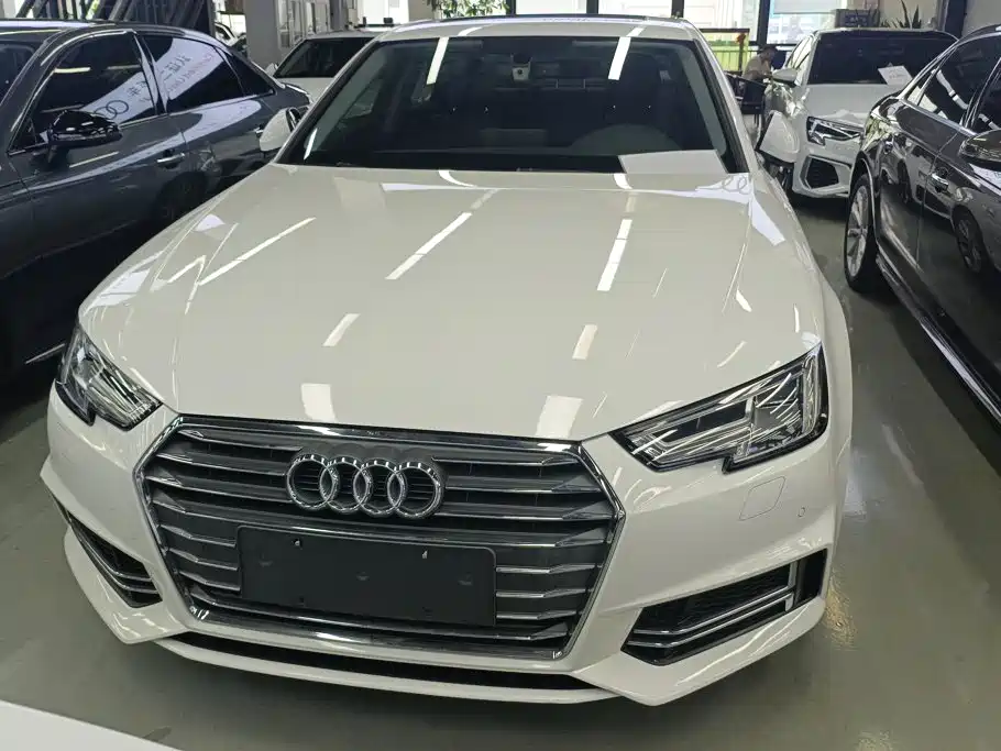Audi A4L 2018