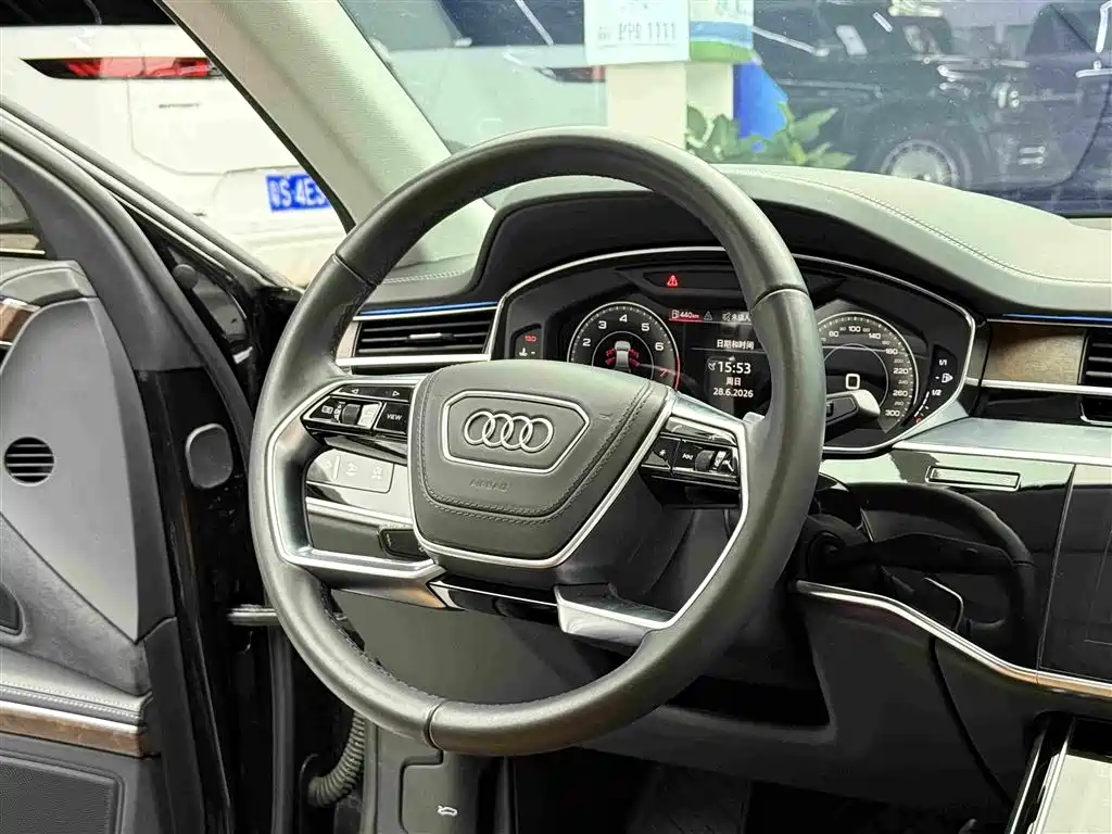 Audi A8 2023 — фото 10