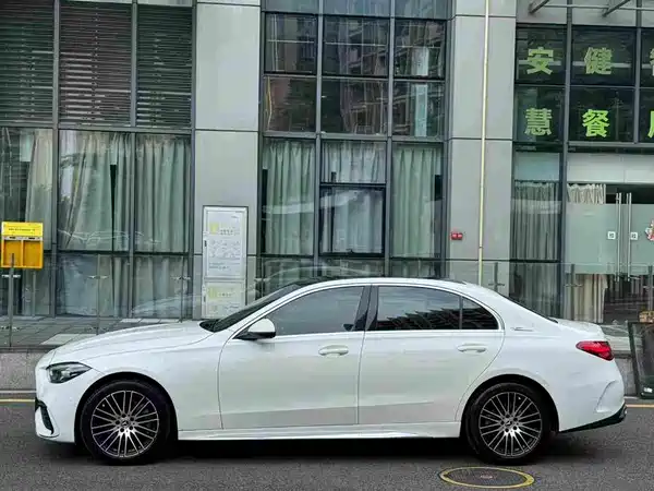 Mercedes-Benz C-Class 2022