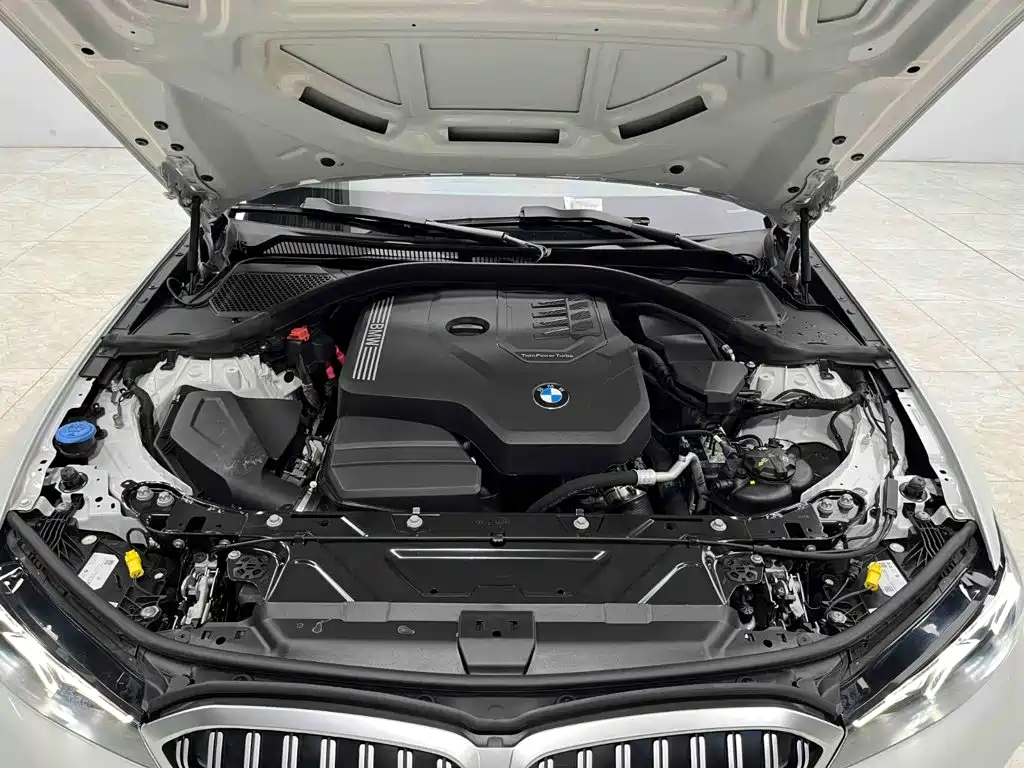 BMW 3 Series 2023 — фото 21