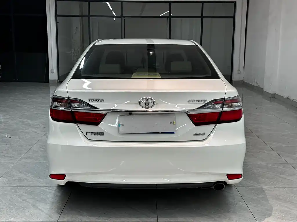 Toyota Camry 2017 — фото 5