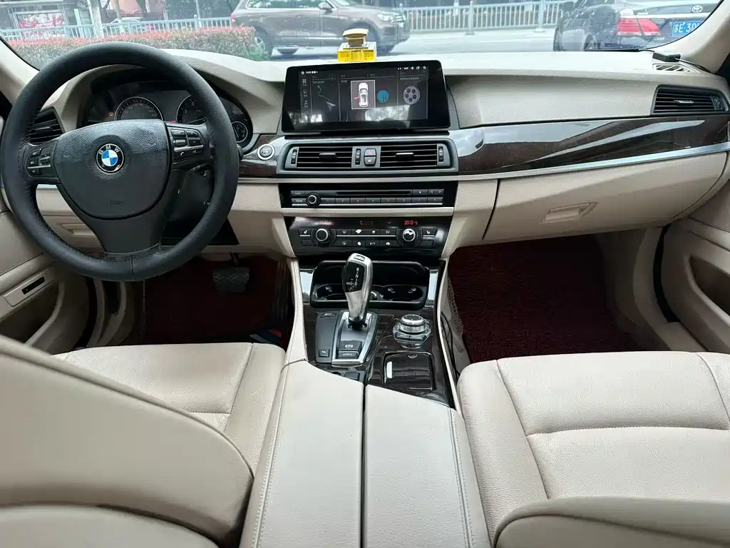 BMW 5 Series 2011