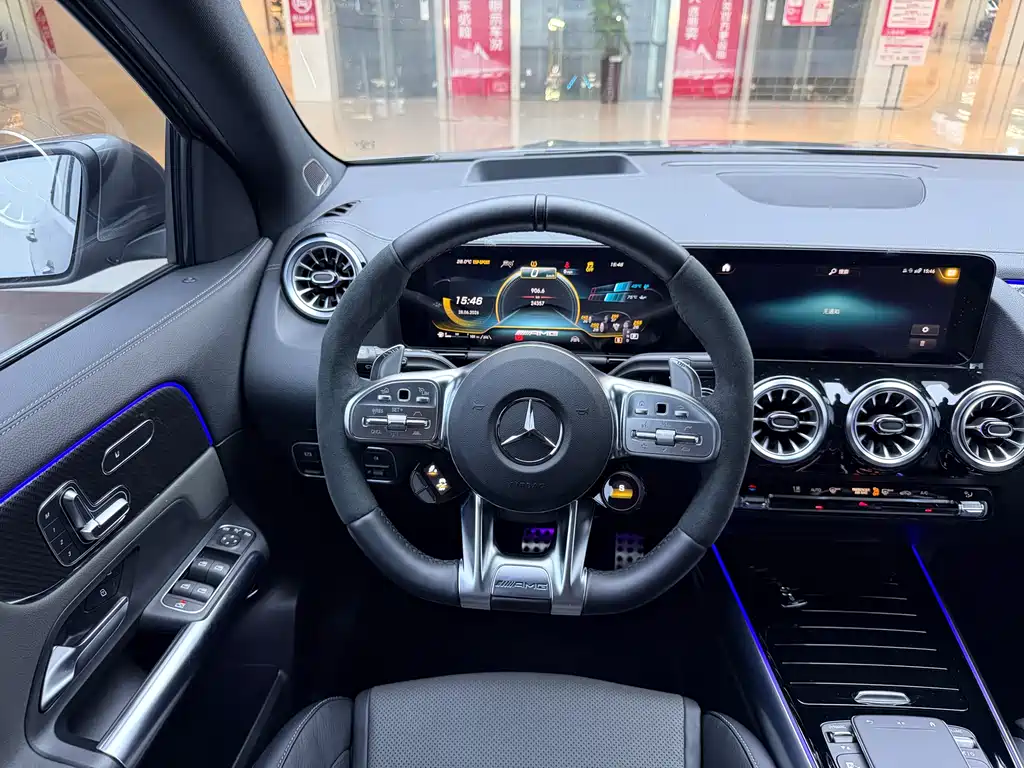 Mercedes-Benz GLA AMG 2023 — фото 19