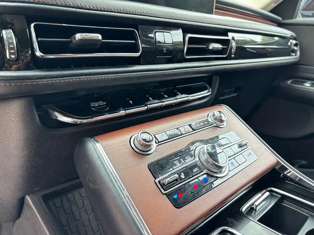 Lincoln Aviator 2021 — фото 10