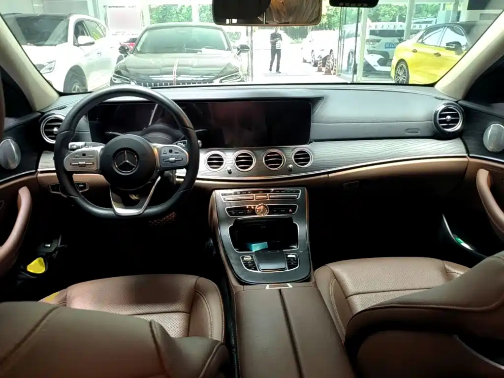 Mercedes-Benz E-Class 2020 — фото 10