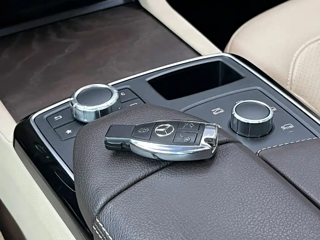 Mercedes-Benz GLE 2018 — фото 21