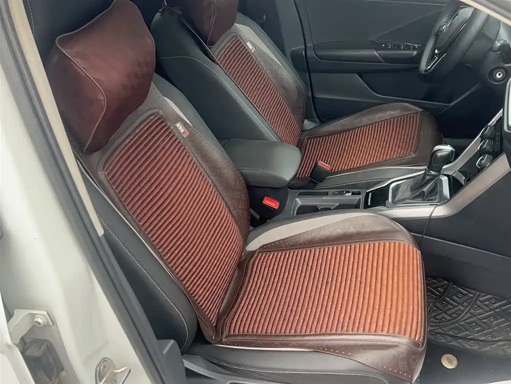 Volkswagen T-Roc 2021 — фото 3