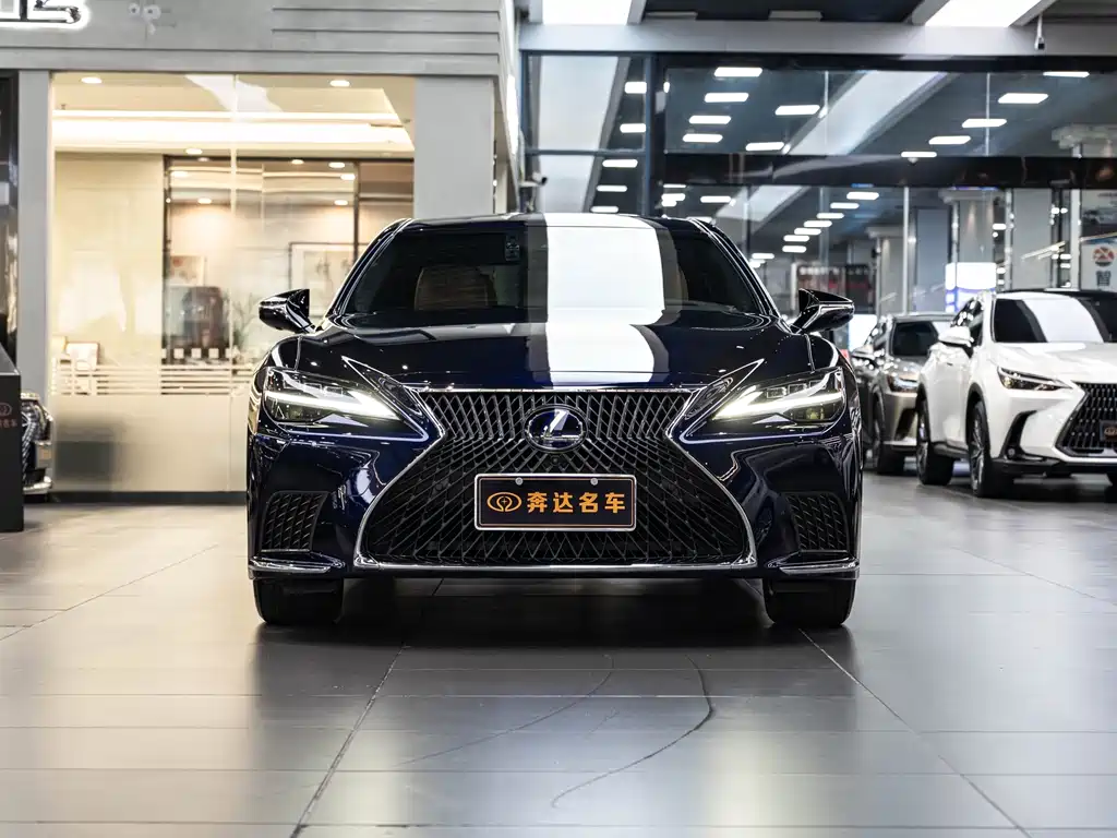 Lexus LS 2022