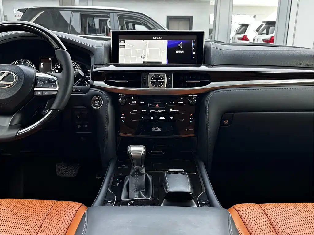 Lexus LX 2019 — фото 15