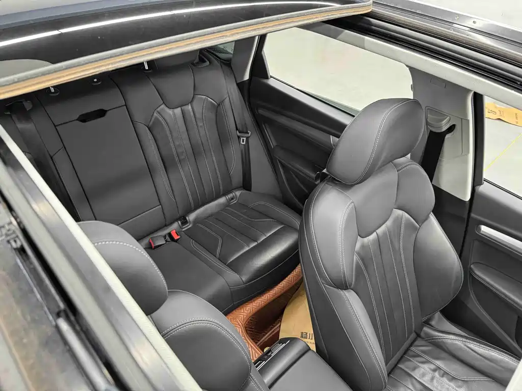 Audi Q5L 2023 — фото 30