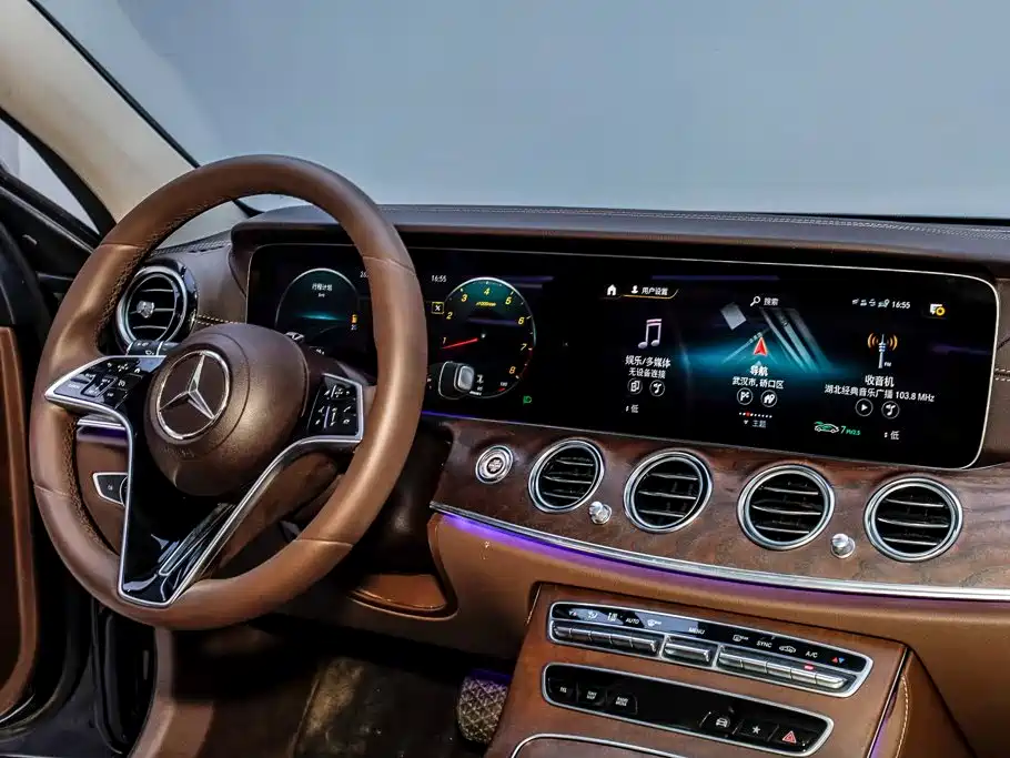 Mercedes-Benz E-Class 2022 — фото 25