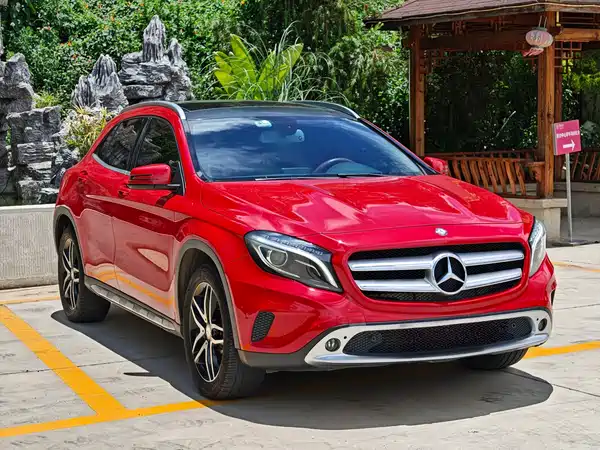 Mercedes-Benz GLA 2015