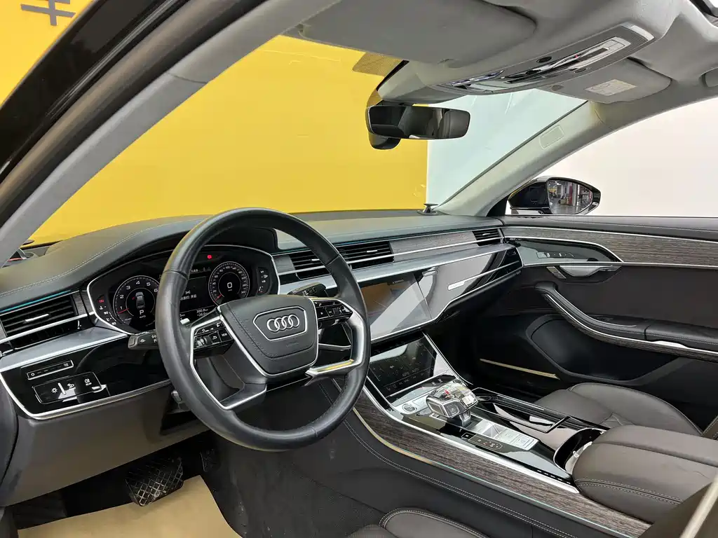 Audi A8 2023