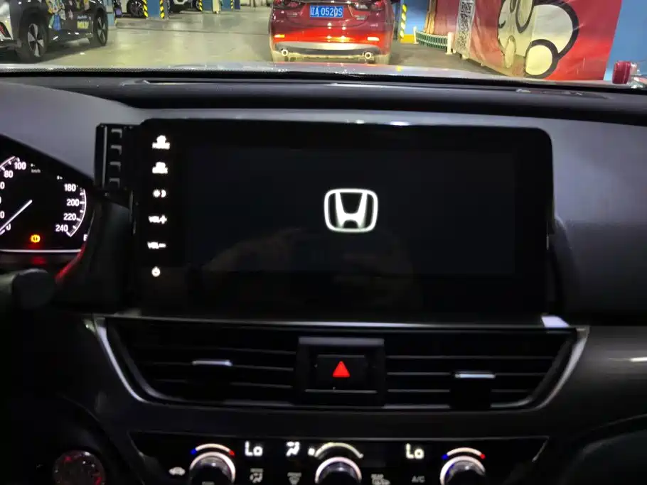 Honda Accord 2022 — фото 13