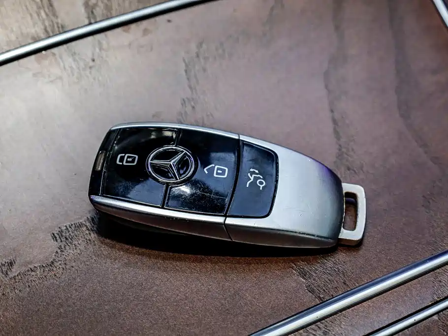 Mercedes-Benz E-Class 2022 — фото 18