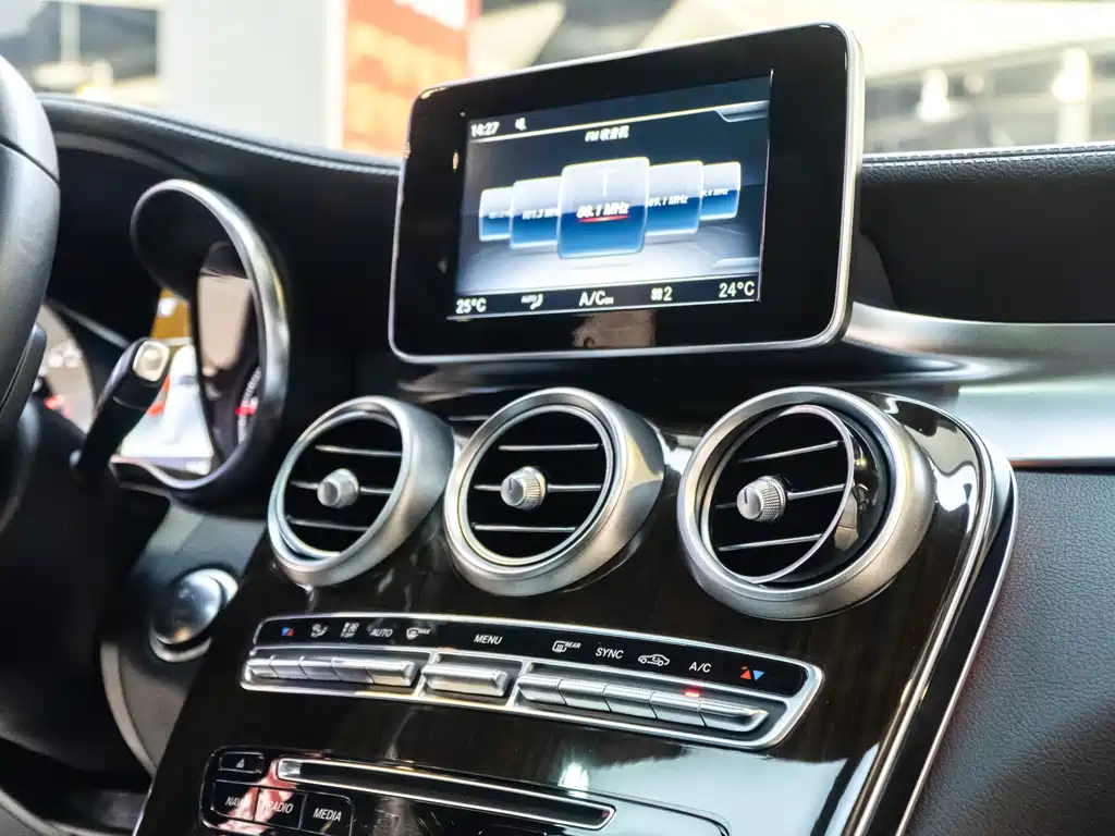 Mercedes-Benz GLC 2019 — фото 14