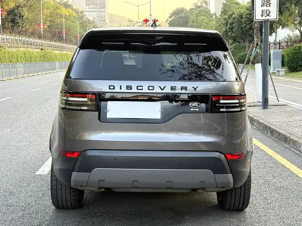 Land Rover Discovery 2018 — фото 6