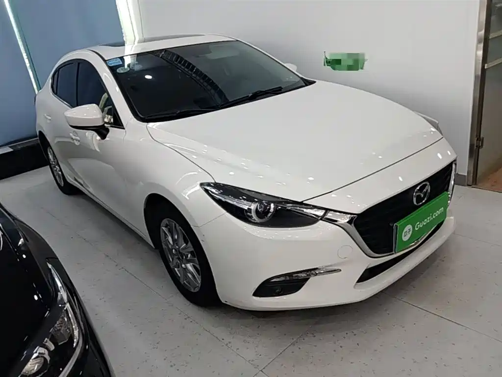 Mazda 3 Axela 2018 — фото 4